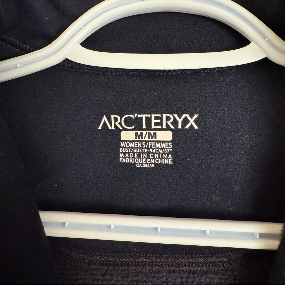 Arc’teryx Covert Cardigan Dark Purple - Women’s Medium - Picture 6 of 11